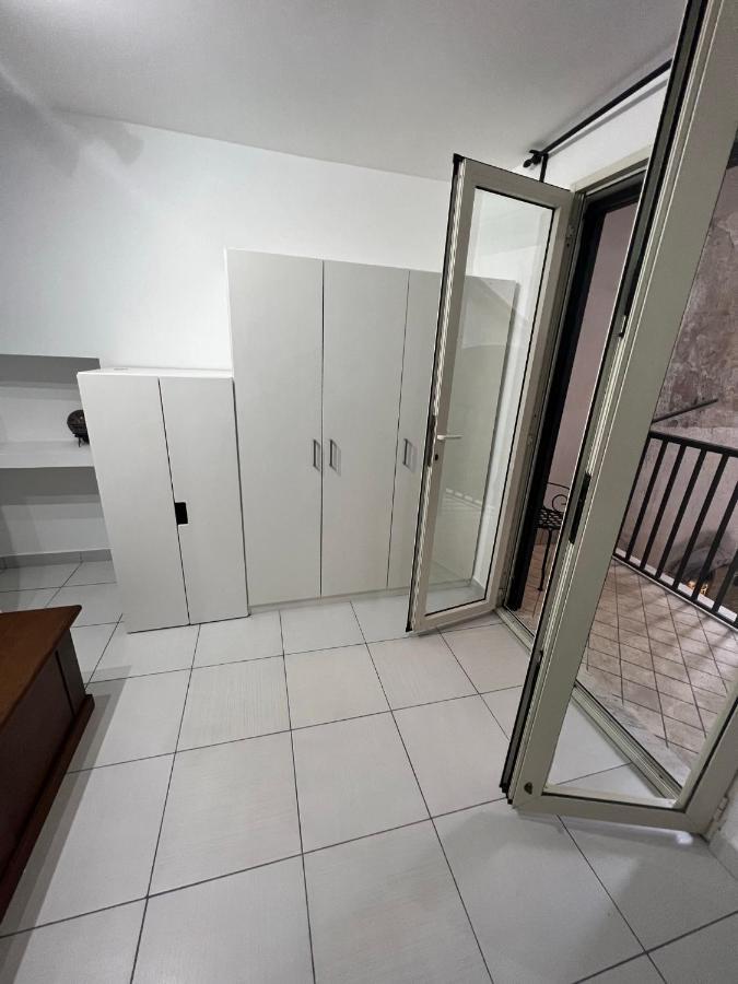 Апартаменты Sciabbacco House Неаполь Экстерьер фото